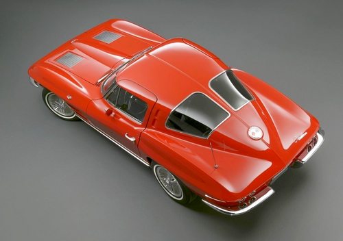 A 1963-as Chevrolet Corvette Sting Ray Split-Window Coupe Riverside Red színben