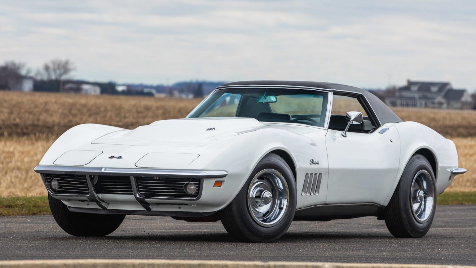 Can-am White 1969 Chevrolet Corvette