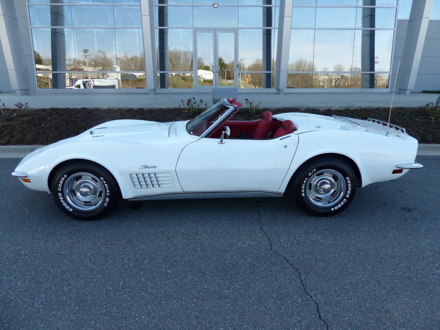 Classic White 1971 Chevrolet Corvette