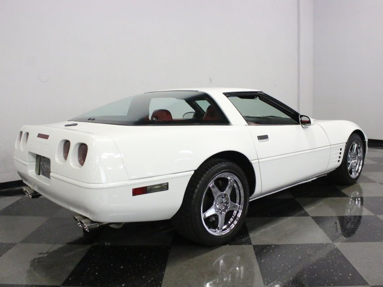 Arctic White 1995 Chevrolet Corvette