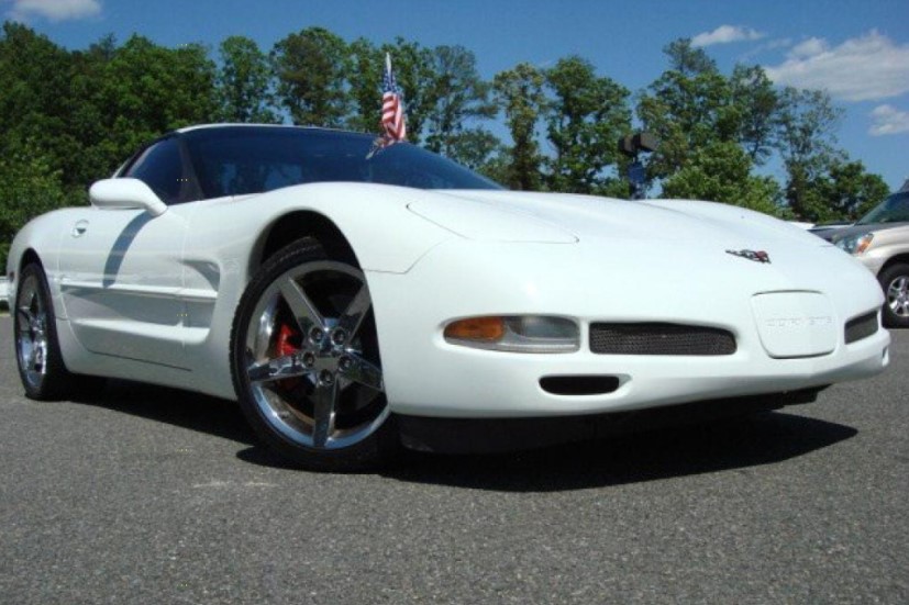 Arctic White 1999 Chevrolet Corvette