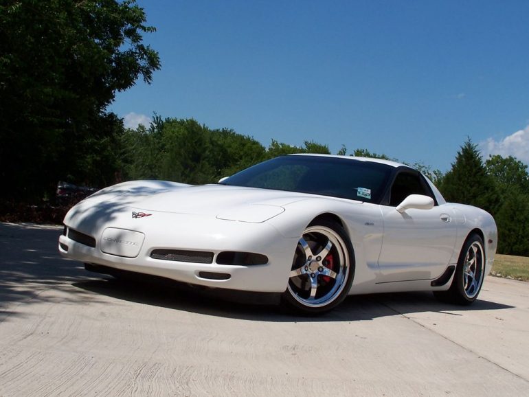 Speedway White 2002 Chevrolet Corvette