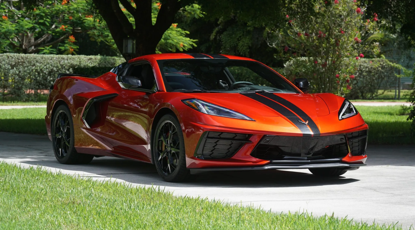 2022 C8 Chevrolet Corvette: Image Gallery & Pictures