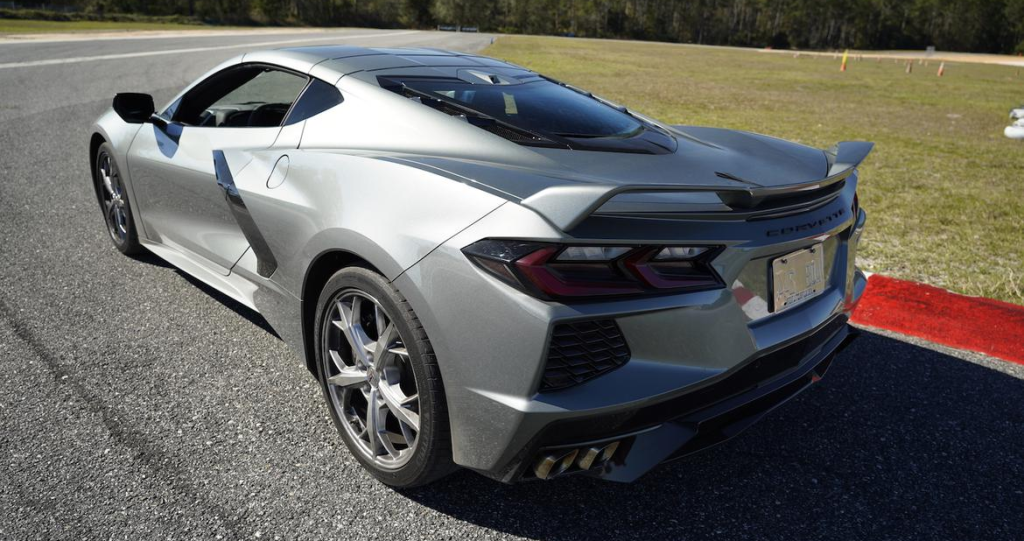 The 2022 Corvette Stingray in Hypersonic Gray Metallic. (Image courtesy of Grassroots Motorsports.)