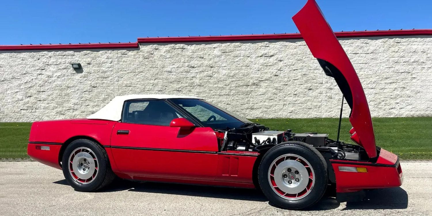 Side view of the electric Chevrolet Corvette prototype made by Motorola